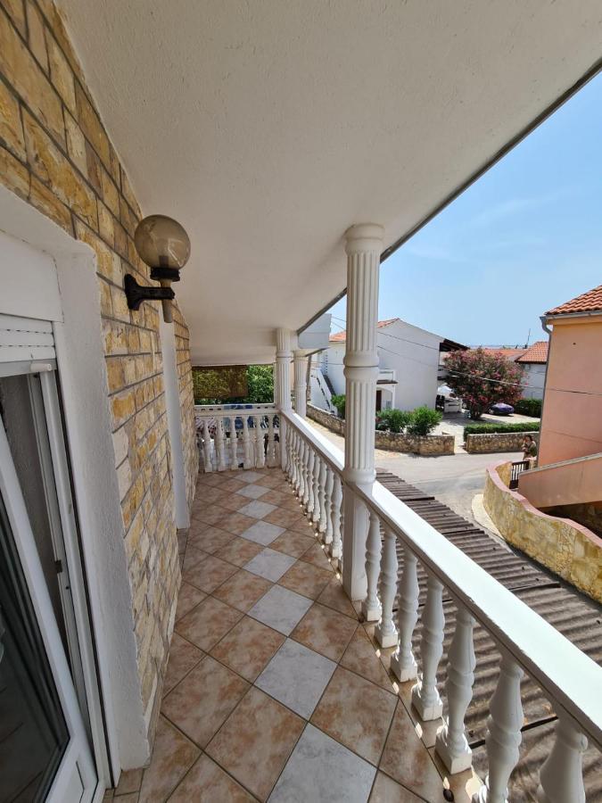 Apartments Tuka Near The Beach Vir Exterior foto